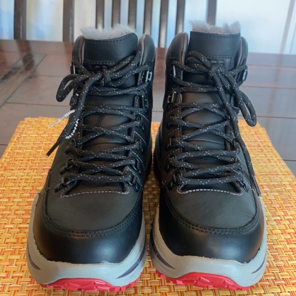 UGG  WHITE MOUNTAINEERING TRAINER - Picture 6 of 12